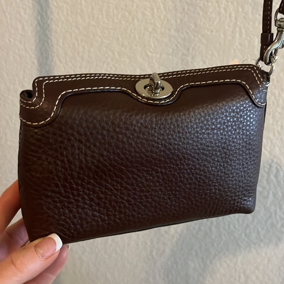 Coach Brown Pebbled Leather Clutch NWT - Picture 2 of 5
